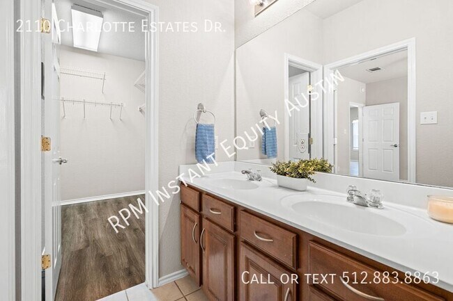 Building Photo - 2110 Charlotte Estates Dr