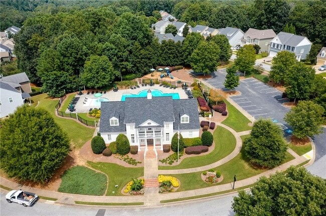 Building Photo - 421 Retreat Ln