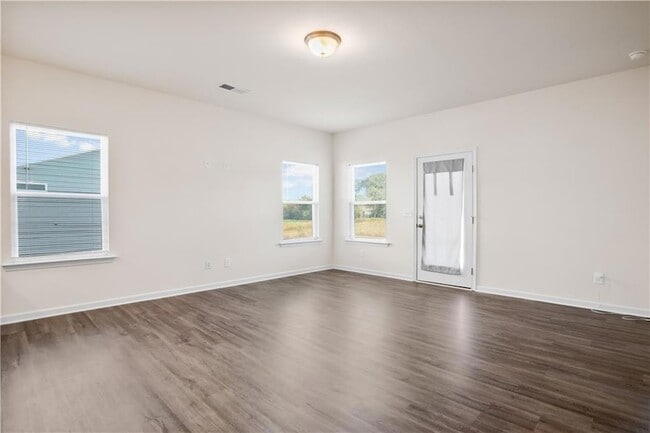 Building Photo - 127 Marion Dr