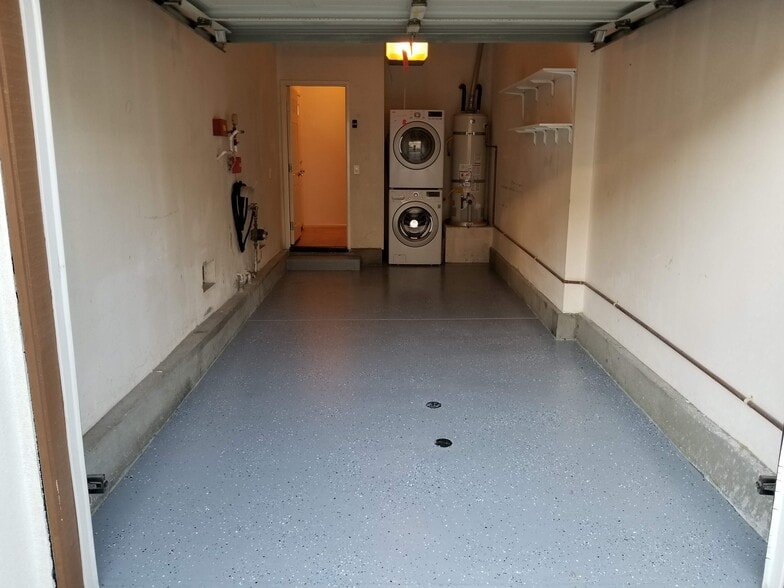 1 car garage with showroom flooring - 16939 Robins Nest Way