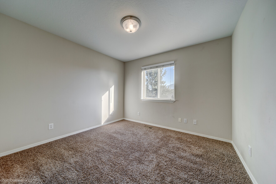 Bedroom - 5804 N Silver Pine Ct