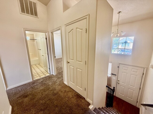 Building Photo - Cute 3-BR Townhome Near Costco