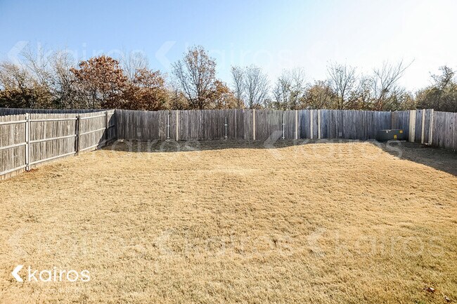 Building Photo - 2416 Apple Way