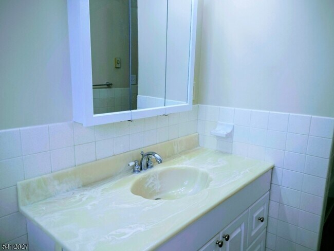 Building Photo - 15 Cottage St