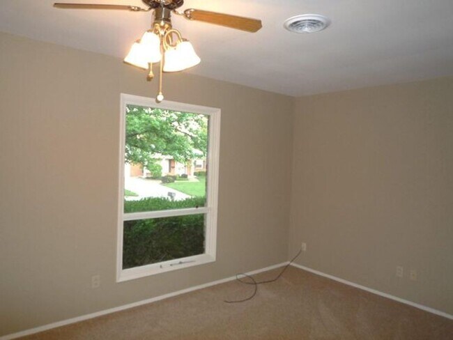 Building Photo - Spacious 3BR/2BA Ranch Home with 1,734 Sq.Ft. and a 2-Car Garage in a Great Neighborhood Close to...