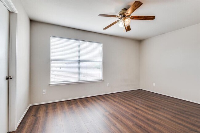 Building Photo - 2017 Laughlin Rd