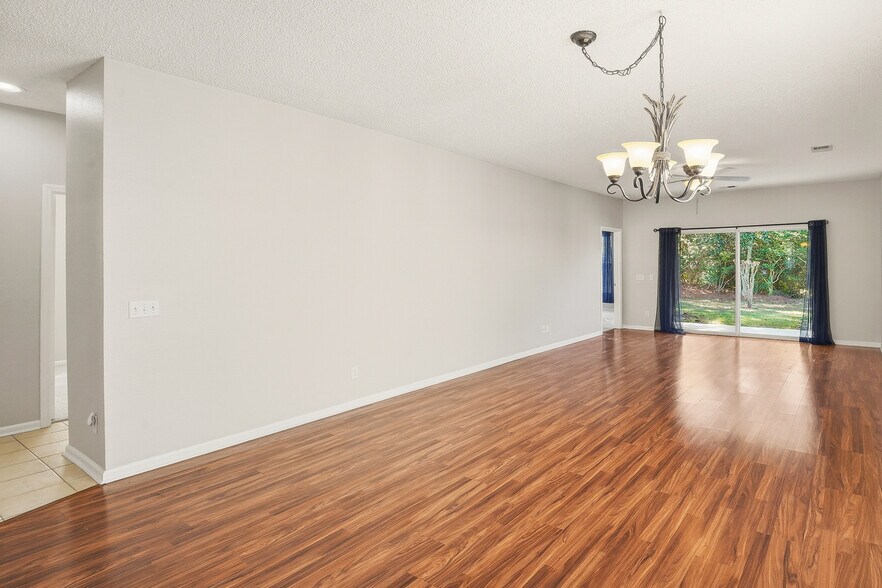 Building Photo - 149 Landing Ln