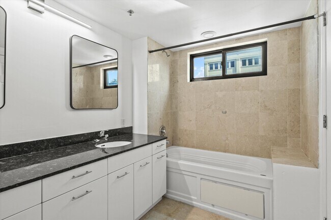 Building Photo - 300 S Duval St