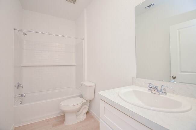 Building Photo - 23014 Deanston Dr