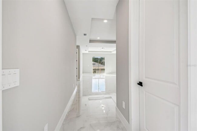 Building Photo - 145 N Orange Ave