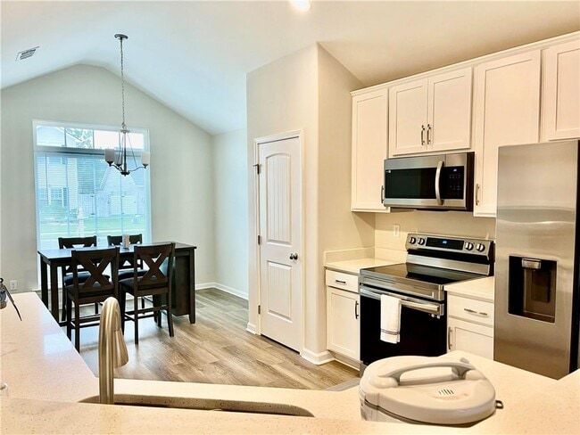 Building Photo - 283 Chestnut Dr