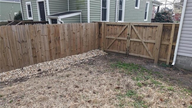 Building Photo - 404 W 29th St