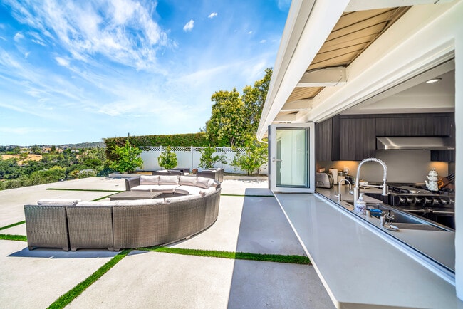 Building Photo - 22374 Algunas Rd