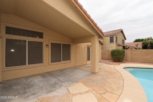 Building Photo - 6760 W Monona Dr