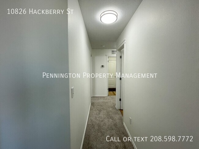 Building Photo - 10826 Hackberry St