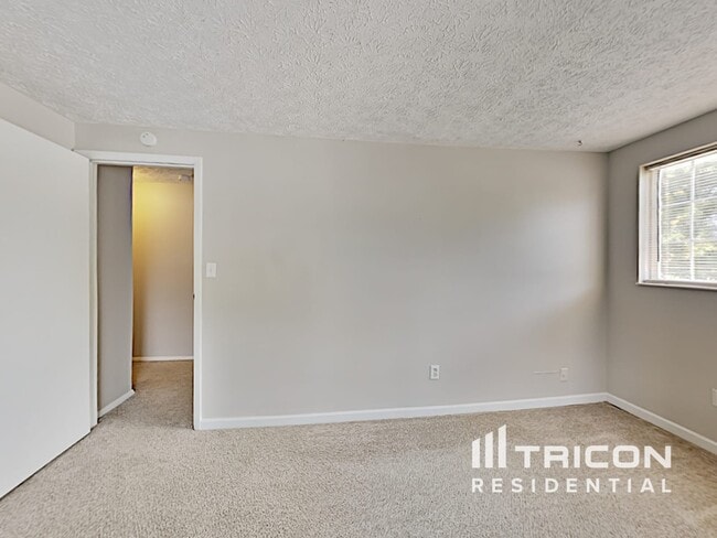 Building Photo - 4928 Rockborough Trail NW