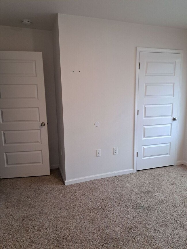 Building Photo - 4012 Millicent Ln