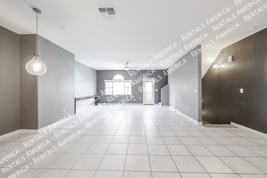 Building Photo - 2150 W Alameda Rd