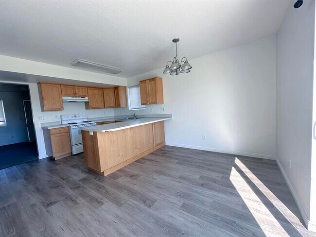 Building Photo - 15090 N 5400 W