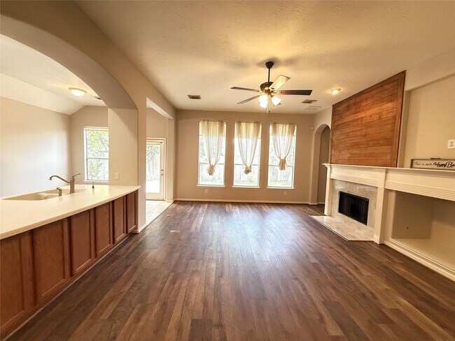 Building Photo - 5126 Winterwood Dr