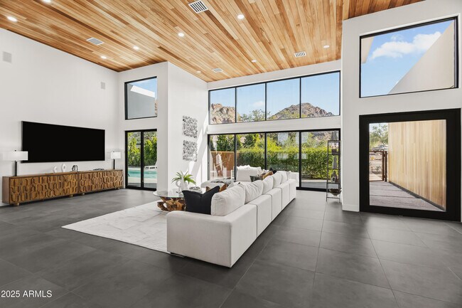 Building Photo - 5156 N 45th Pl