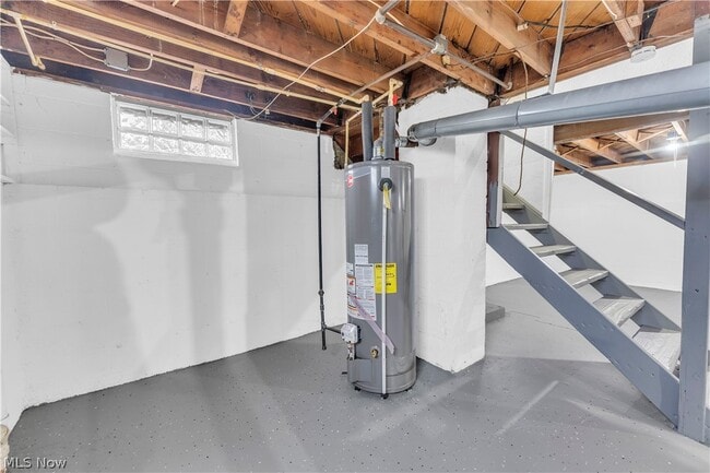 Building Photo - 16606 Lipton Ave