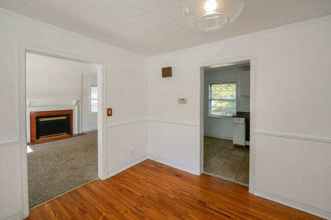 Building Photo - 2 br, 1 bath House - 127 S. ARBOR PARK