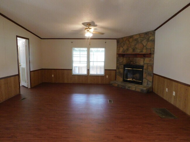 Building Photo - 482 Kelly Springs Rd