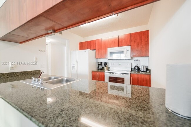 Building Photo - 1200 Brickell Bay Dr