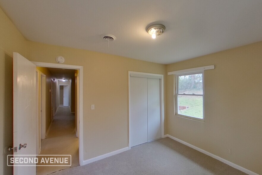 Building Photo - 3327 Hillis Rd