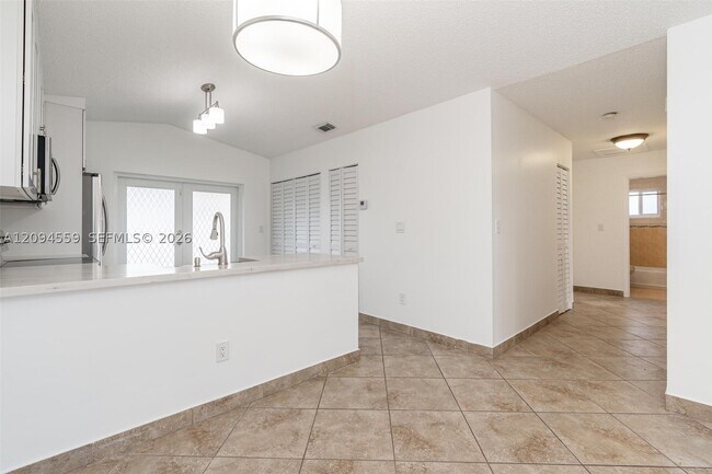 Building Photo - 2236 W 74th St