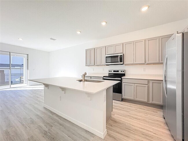 Building Photo - 2645 Olympic Ct