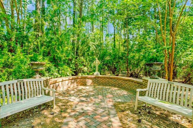 Building Photo - 32491 Water View Dr E
