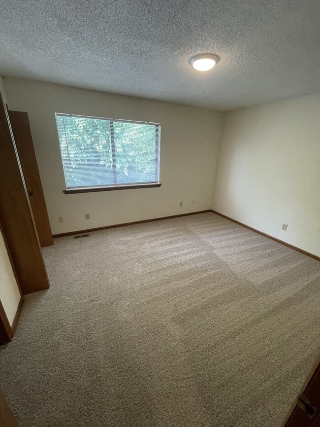 Building Photo - 5851 Shady Grove Cir