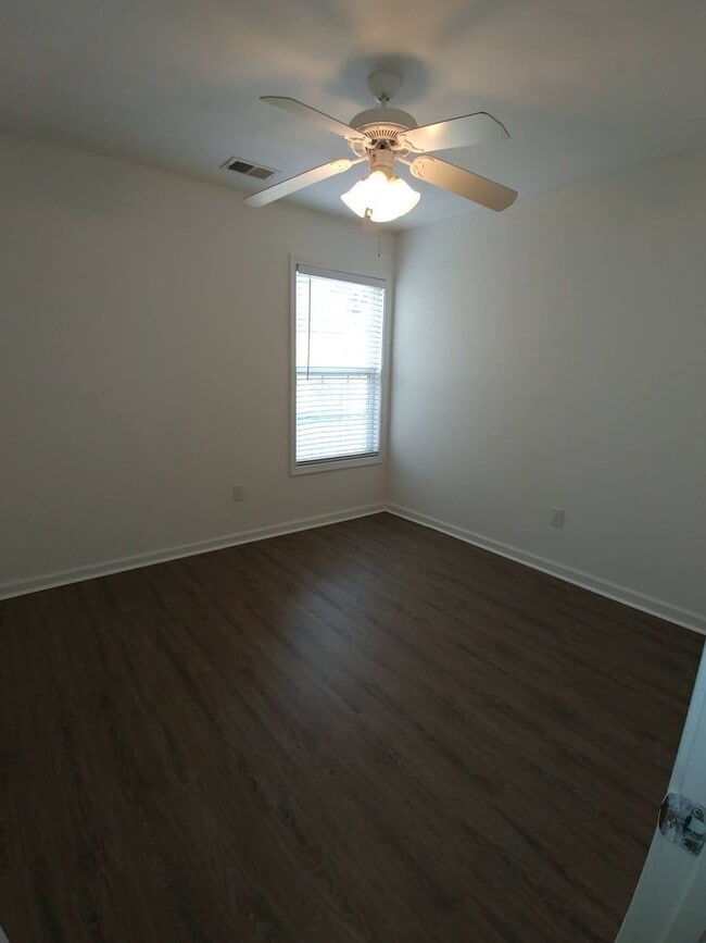 Building Photo - Adorable Well Kept Rental Home in Arrowhead