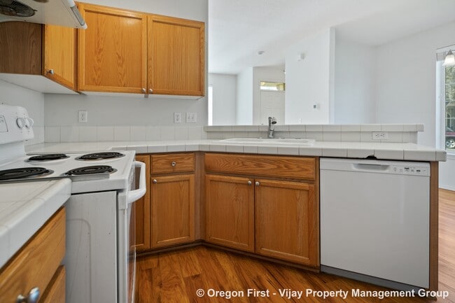 Building Photo - 17097 SW Glen Park Ct