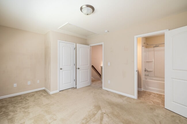 Building Photo - 5387 Farm House Trail