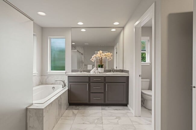 Building Photo - Listed For Rent