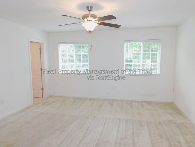 Building Photo - 719 Torbay Dr