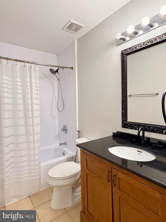 Building Photo - 33 Christopher Way