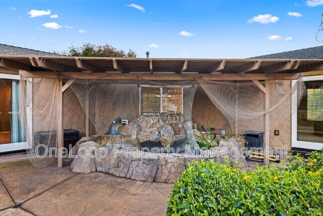 Building Photo - 8823 Los Coches Rd