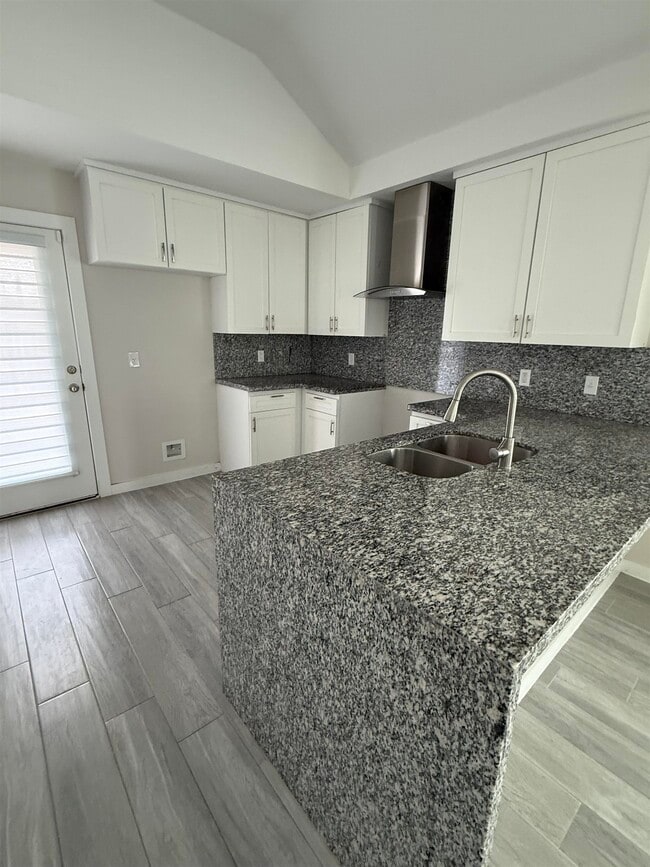 Building Photo - 6708 El Jinete Dr
