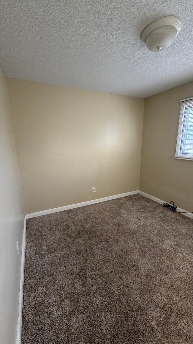 Building Photo - 1109 33rd Ave N