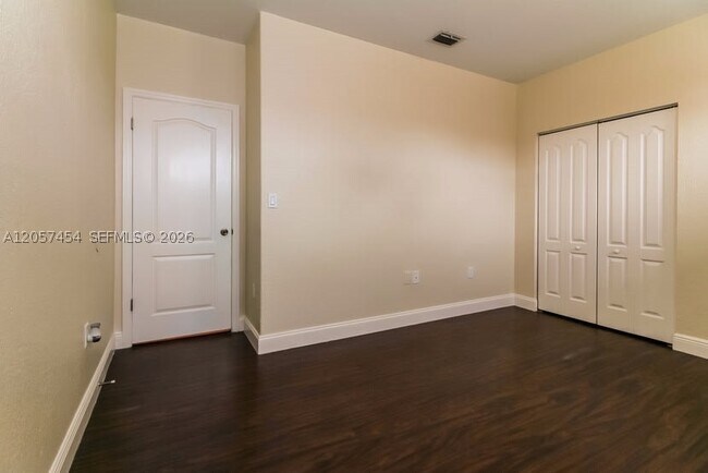 Building Photo - 8723 NW 142nd Ln