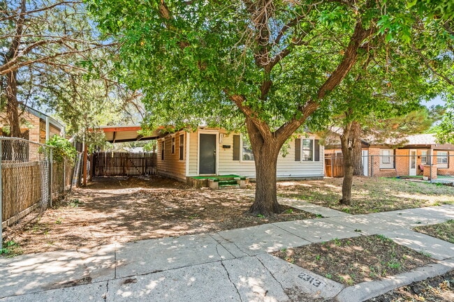 Building Photo - Cozy Home with Bonus Room, Minutes from TTU