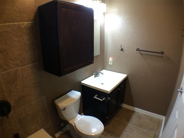 Building Photo - 3918 White Oak Ct