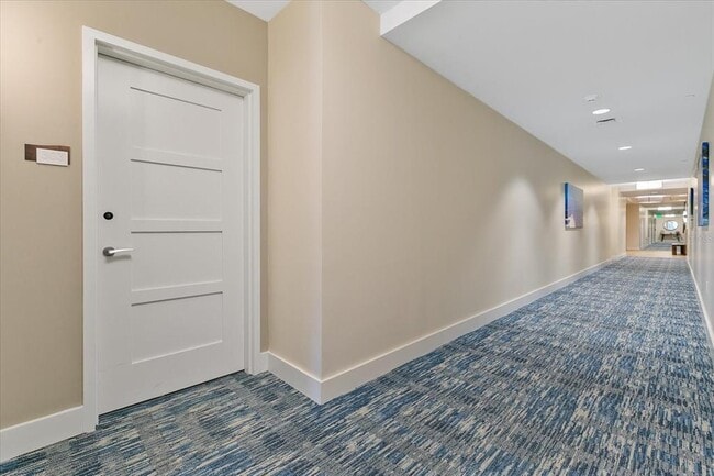 Building Photo - 920 N Osceola Ave