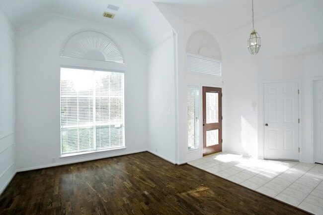 Building Photo - 6902 Afton Woods Dr