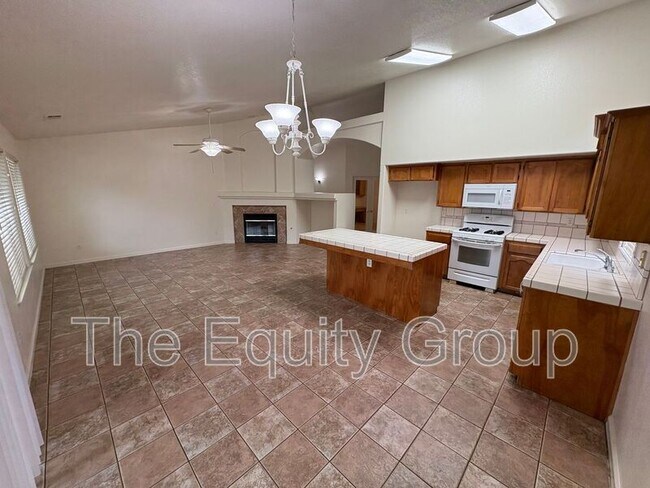 Building Photo - 3432 S Martin Ct