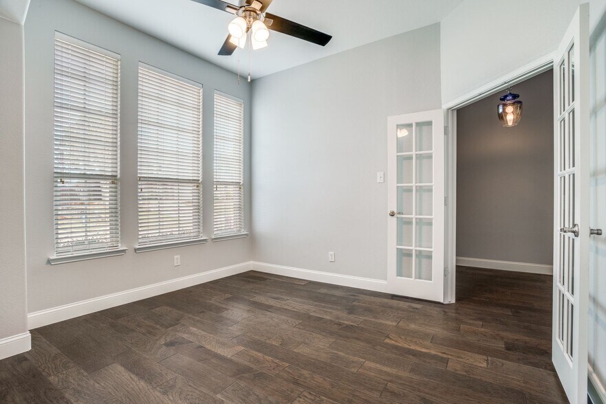 Building Photo - 3408 Hidden Valley Dr